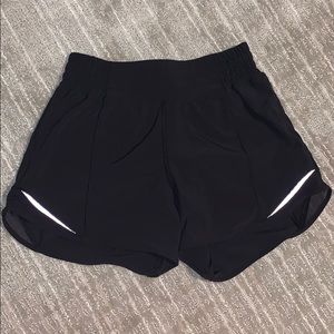 black lululemon shorts